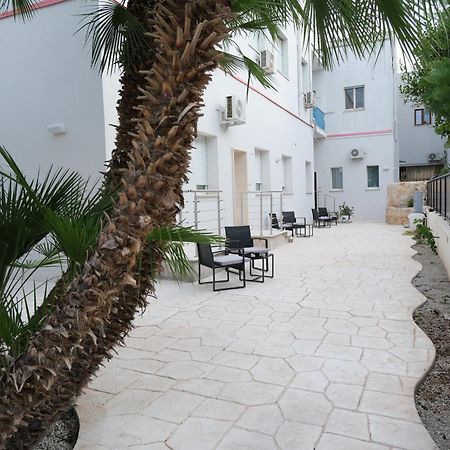 Appartamento Elegante Bilocale Con Giardino Lecce Esterno foto