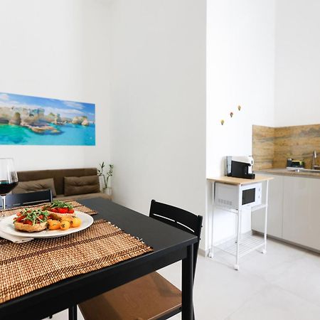 Appartamento Elegante Bilocale Con Giardino Lecce Esterno foto