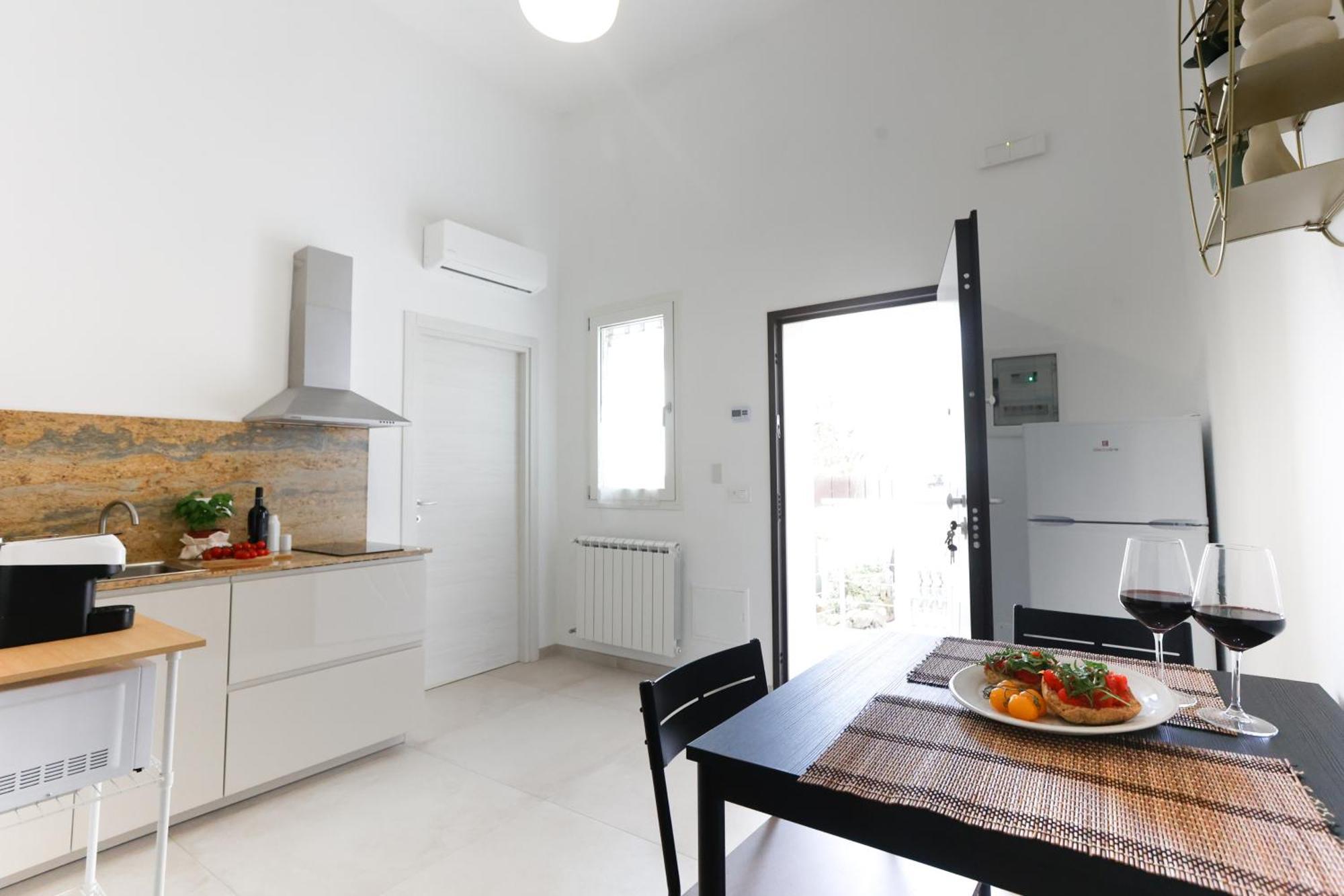 Appartamento Elegante Bilocale Con Giardino Lecce Esterno foto