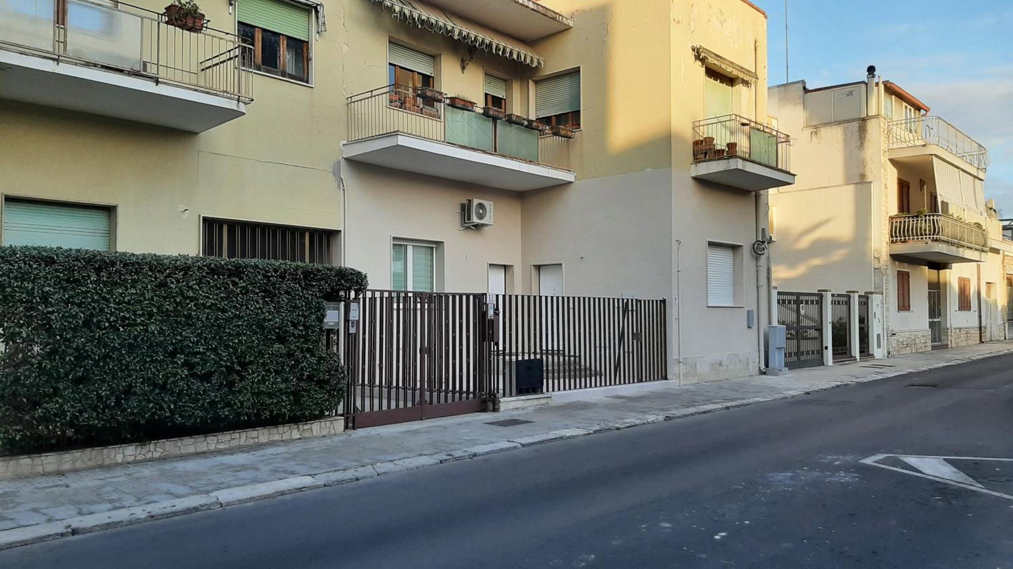 Appartamento Elegante Bilocale Con Giardino Lecce Esterno foto