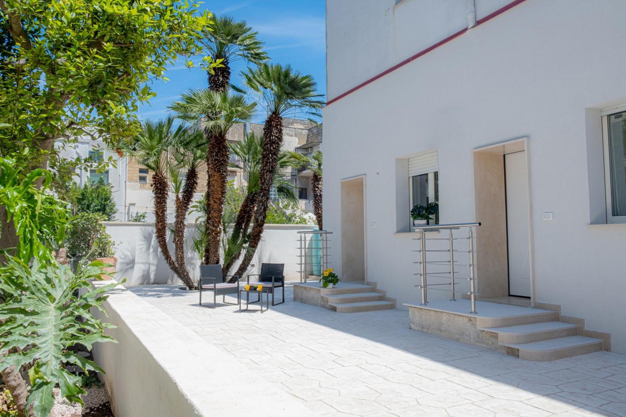 Appartamento Elegante Bilocale Con Giardino Lecce Esterno foto